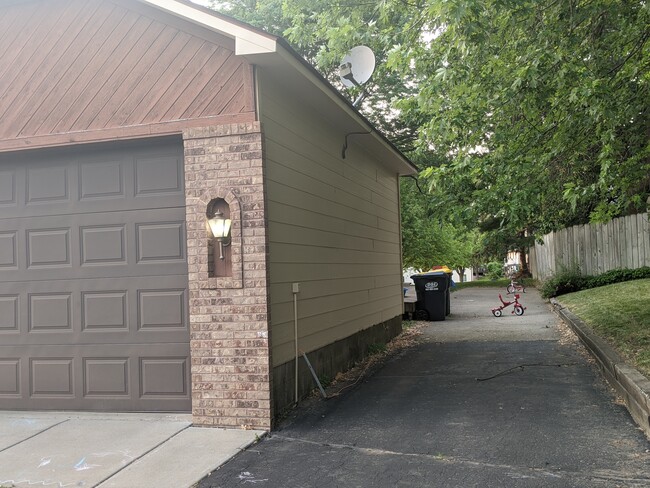 Long Driveway for RV/Boat - 8615 135th St W