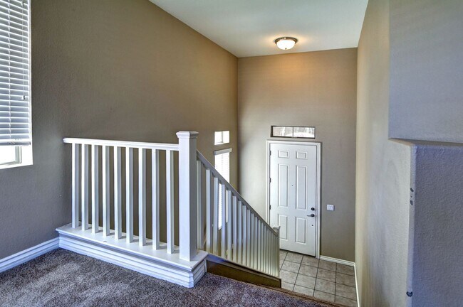 Foto del edificio - 7226 Regent Pond St