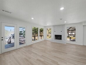 Building Photo - 190 Dawns Edge