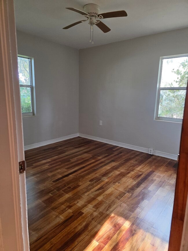 Building Photo - 1734 W Tharpe St