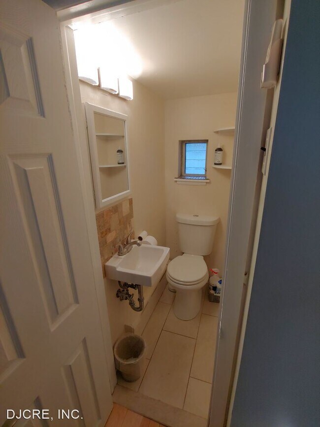 Foto del edificio - 3 br, 1.5 bath House - 2449 s Woodstock St...