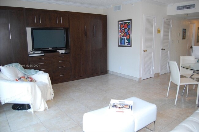 Building Photo - 2501 S Ocean Dr
