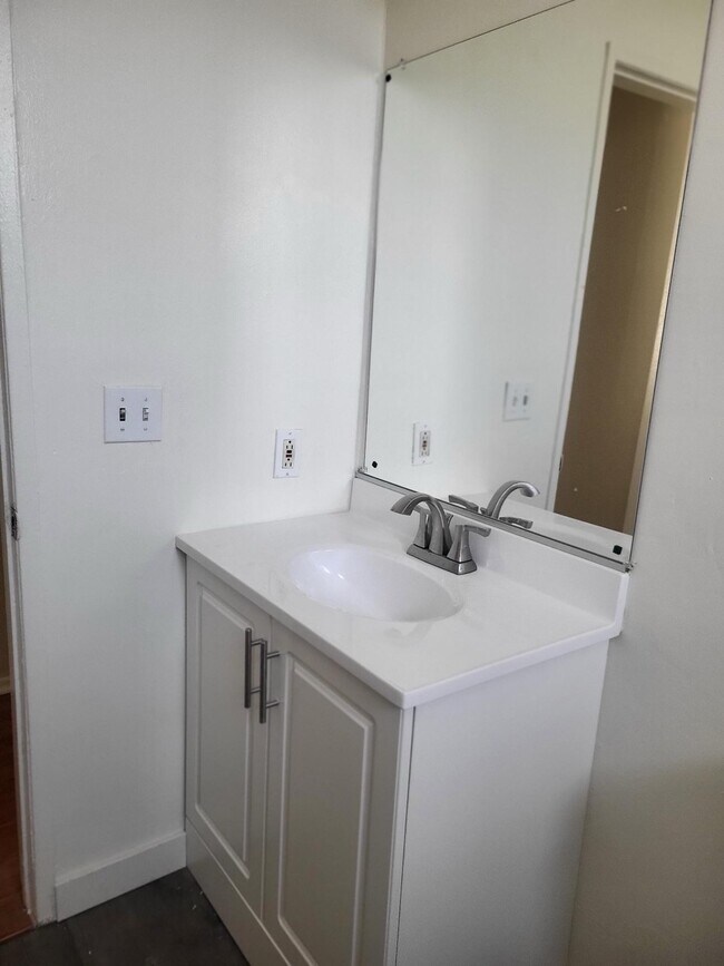 Foto del edificio - 4542 W 17th St