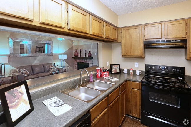 Interior Photo - Austin Pointe Apartments