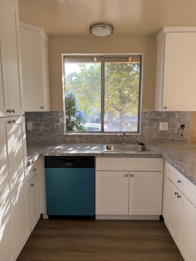 Foto del edificio - Kent/Pal