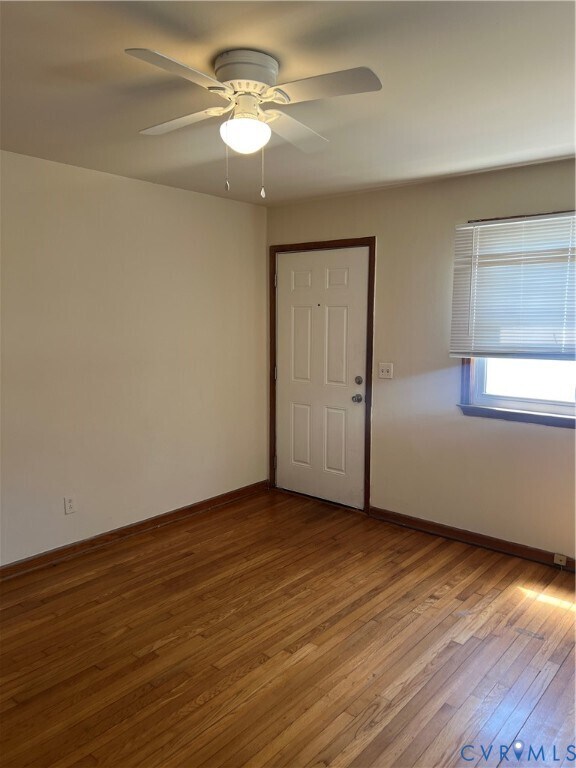 Foto del edificio - 901 Cedar Level Rd