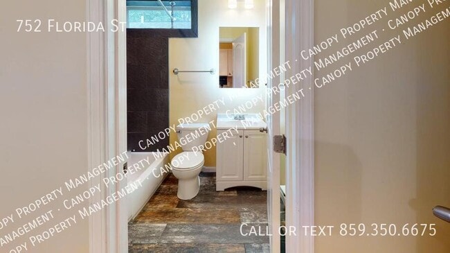 Foto del edificio - 752 Florida St