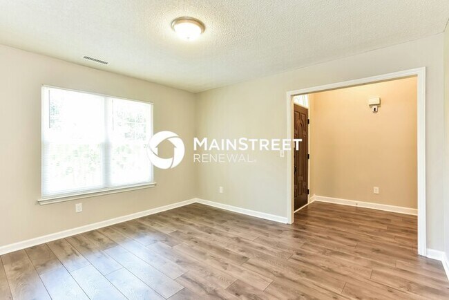 Building Photo - 4 Bedroom Pet-Friendly Home in MURFREESBOR...