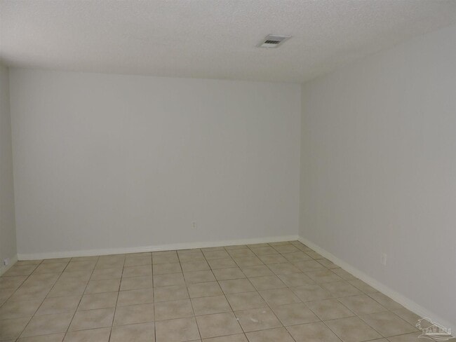 Building Photo - 7834 Charter Oaks Dr