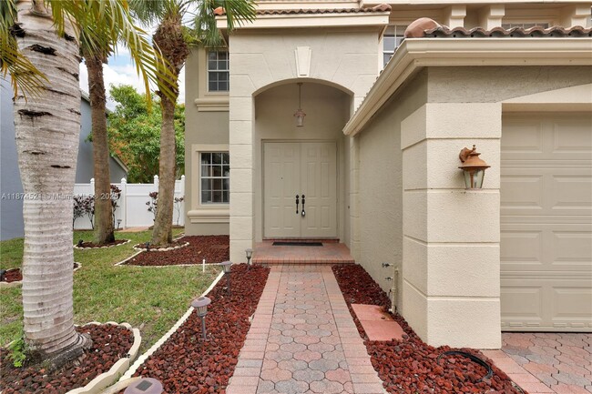 Building Photo - 2658 Sawyer Terrace