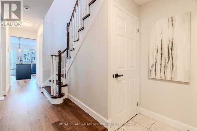 Building Photo - 3206 Apricot St