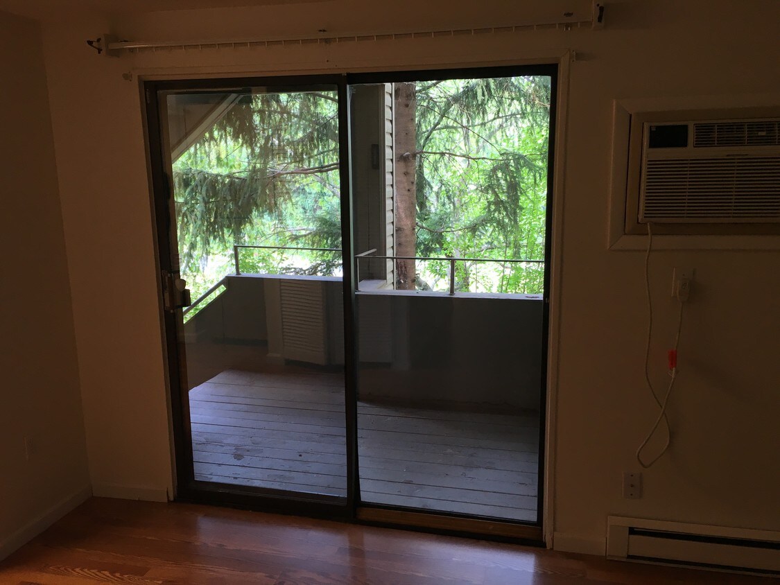 76 Burgundy Hill Ln, Middletown, CT 06457 Condo for Rent in