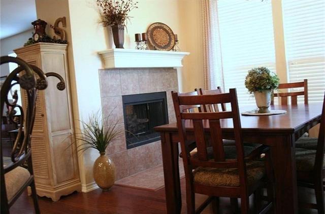 Building Photo - 4200 Mesa Dr