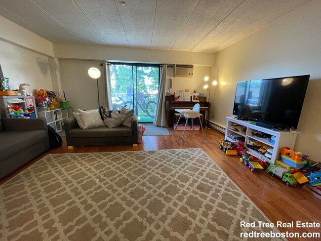 Photo - 125 Pleasant St Apartment