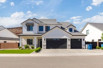 Building Photo - 376 Water Course Dr