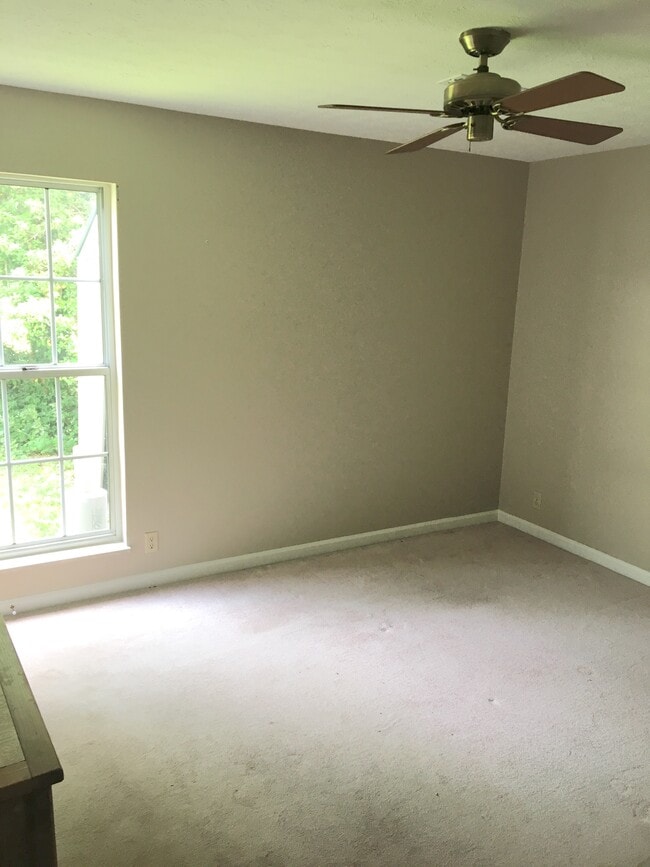Master bedroom - 5038 Rowan Rd