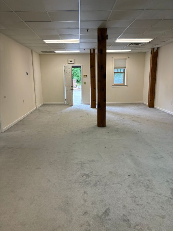 Building Photo - 464 Pratt St Ext