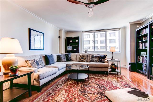 Foto del edificio - 345 E 93rd St