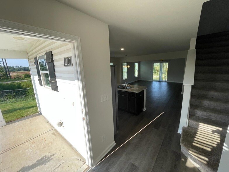 Foto del edificio - 1110 Peony Ln