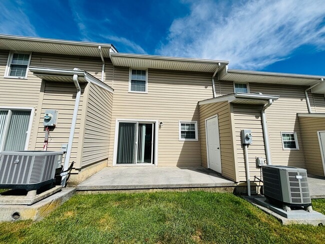Foto del edificio - 2 Bedroom, 1.5 Bath Townhouse