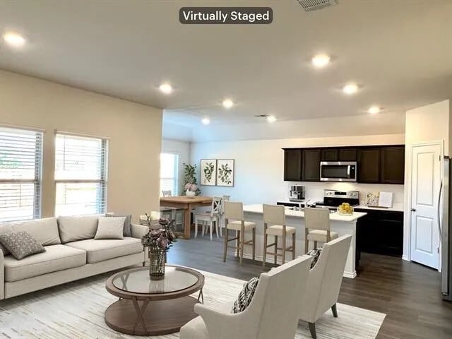 Building Photo - 402 Goliad St