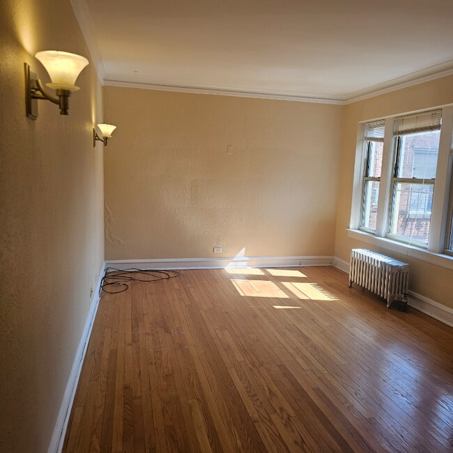 Building Photo - 4128 N Kedvale Ave
