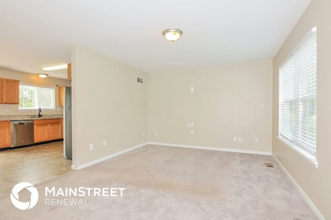 Building Photo - 32 Great Owls Way