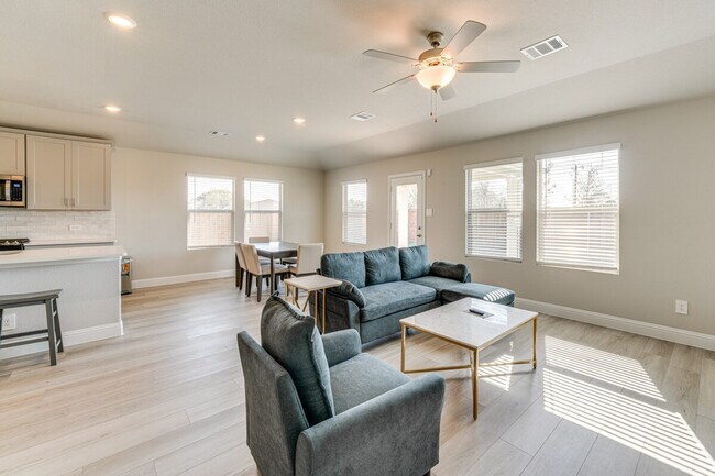 Foto del edificio - 723 Williams Wy