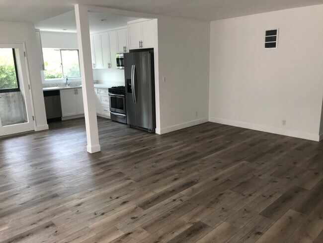 Foto del edificio - 149 S Hayworth Ave