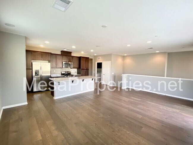 Building Photo - 6038 Bellevue St