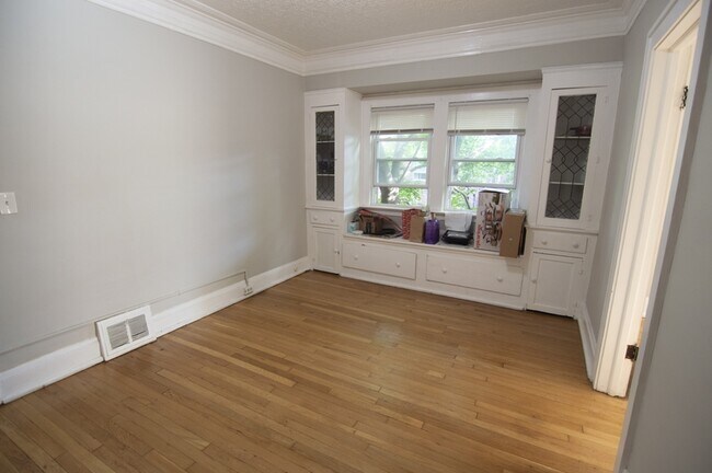 Foto del edificio - 1285 W 114th St