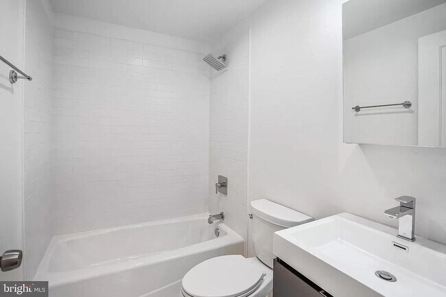 Foto del edificio - 24 N St NW