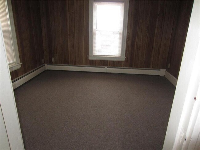Building Photo - 67 Barnold St