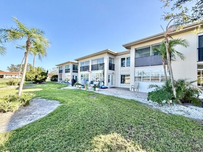 Building Photo - 10350 Imperial Point Dr W