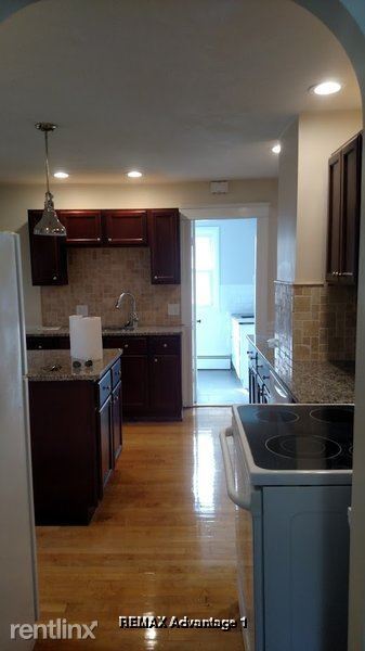 Building Photo - 3 br, 1 bath House - 308 Coburn Ave