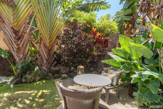 Foto del edificio - Fully Remodeled, w/beautiful private back ...