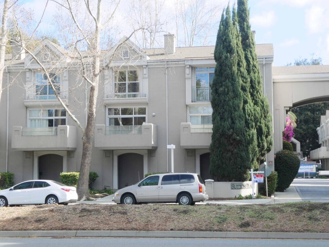Primary Photo - 315 Dunsmuir Terrace