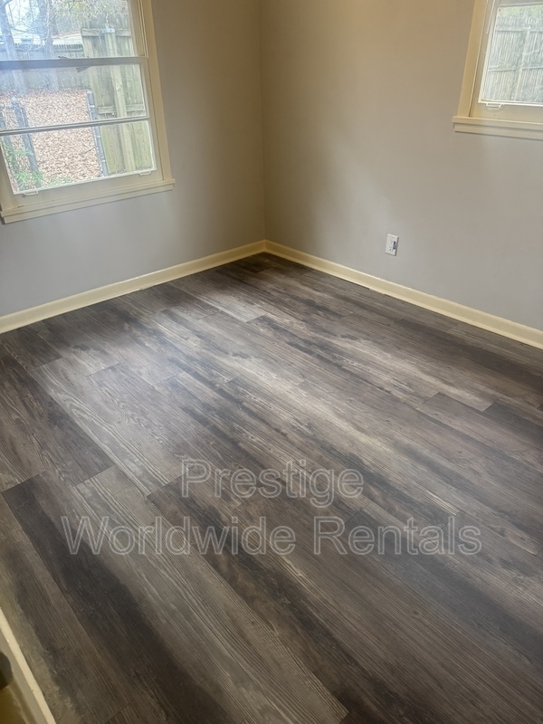 Foto del edificio - 2193 Lamore St