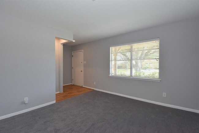 Building Photo - 5534 Jackwood St