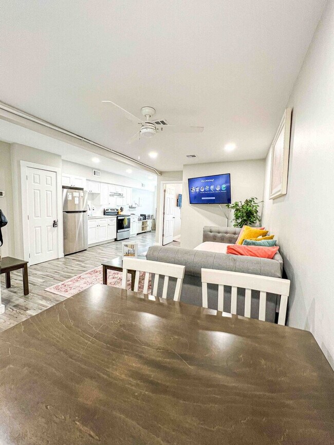 Building Photo - 1120 Morgan Ave