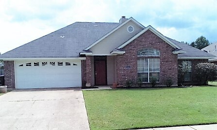 Primary Photo - Great 3 bedroom, close to everything
