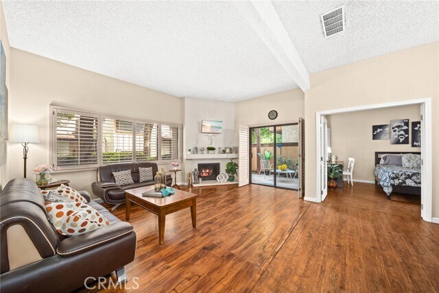 Sala de estar - 444 W Huntington Dr