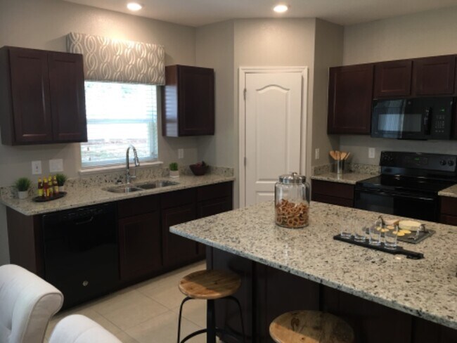 Foto del edificio - 3860 Hampstead Ln