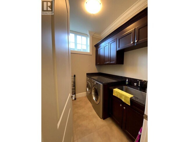 Building Photo - 3522 27 AVENUE
