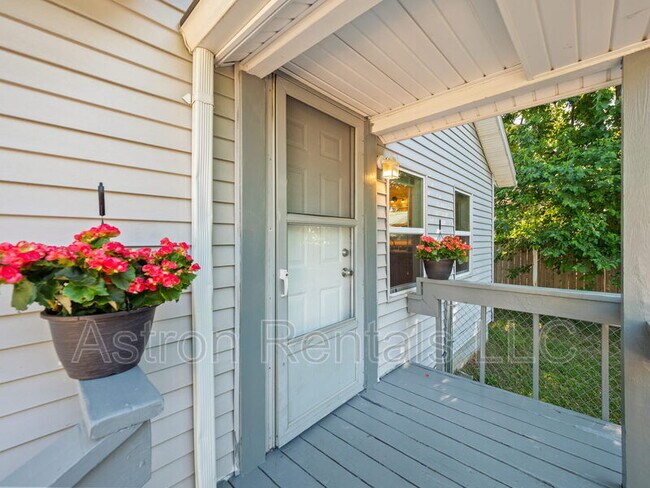 Foto del edificio - 1073 LaSalle Ave