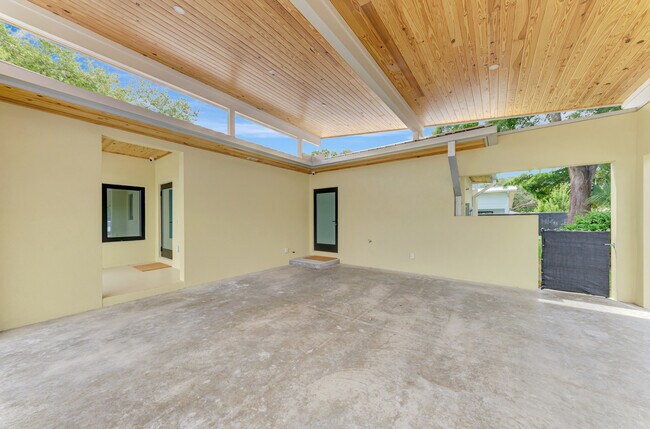 Foto del edificio - 2144 Webber St