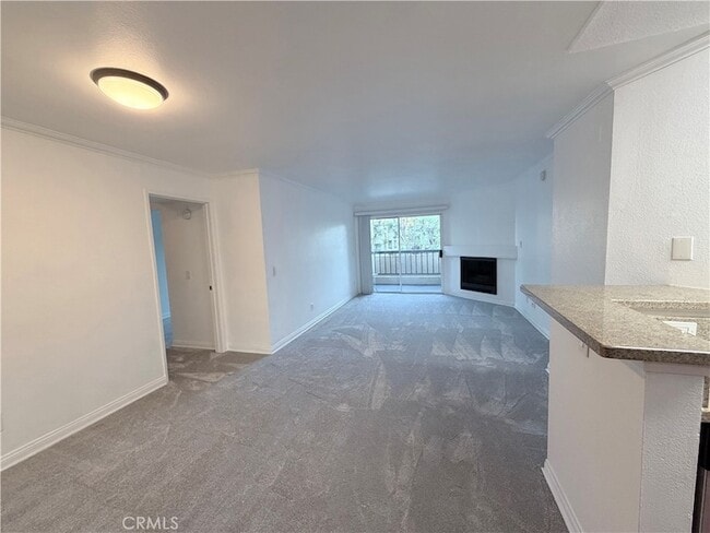 Building Photo - 5535 Canoga Ave