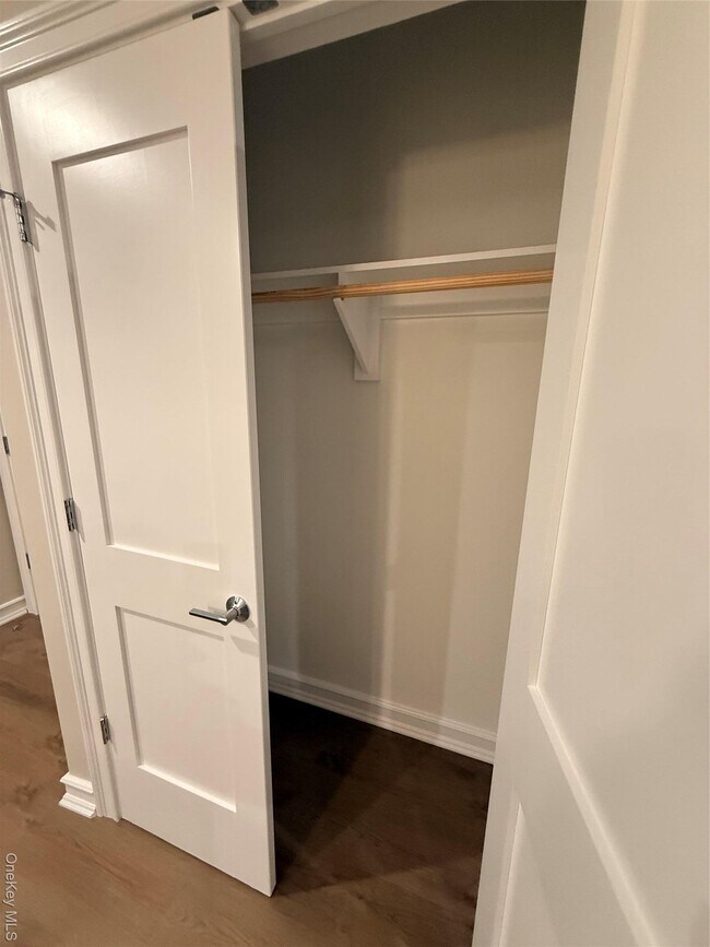 Building Photo - 122 Greenwich Ave