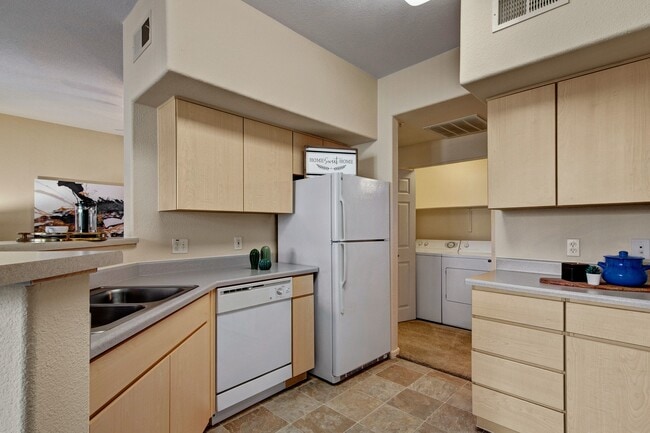 Building Photo - Sonoma Landing