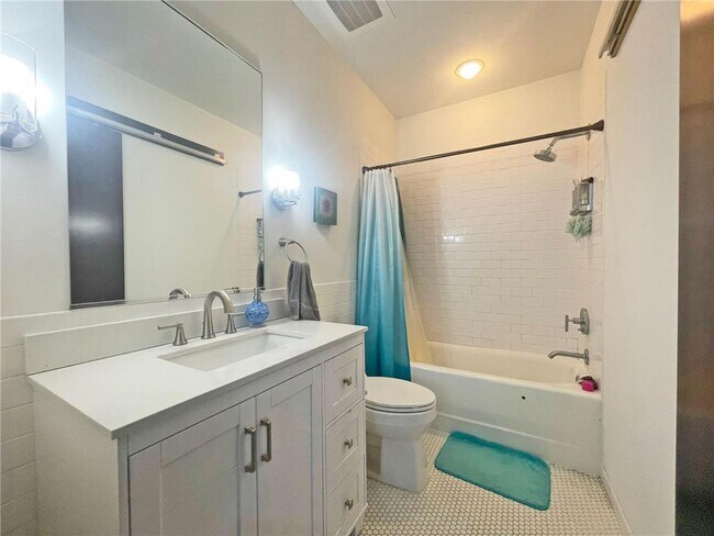 Foto del edificio - 214 4th St E